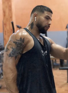 Arabic_ACTIF_XL (عربي) - Male escort in İstanbul Photo 9 of 9