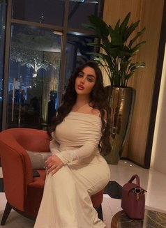 Arabic Amira - puta in Dubai Photo 1 of 10