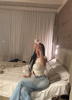 Arabic Amira - puta in Dubai Photo 4 of 10