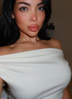 Arabic Amira - puta in Dubai Photo 5 of 10