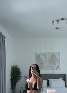 Arabic Amira - puta in Dubai Photo 9 of 10