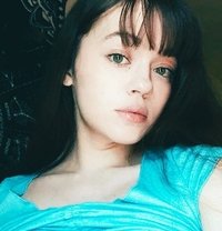 دلال بنت عربية - escort in Kuwait