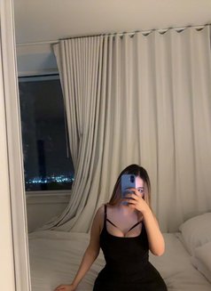 Arabic Yasmina - escort in London Photo 3 of 4