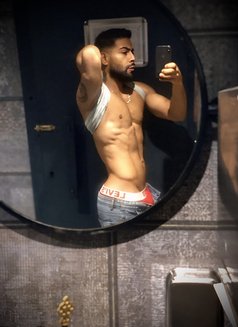 Arabic11 - Acompañantes masculino in İstanbul Photo 3 of 9