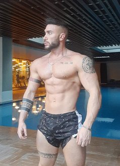 Arabman Vip - masseur in Beirut Photo 3 of 10