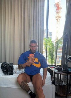 Arabman Vip - Acompañantes masculino in Dubai Photo 14 of 15