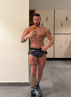 Arabman Vip - Acompañantes masculino in Dubai Photo 15 of 15