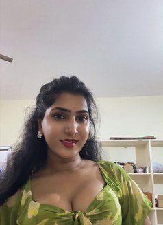 Aradhaya - Acompañantes transexual in Hyderabad Photo 1 of 3