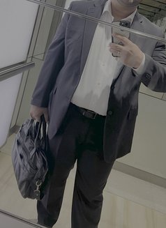 Aras - Male escort in Dubai Photo 1 of 3