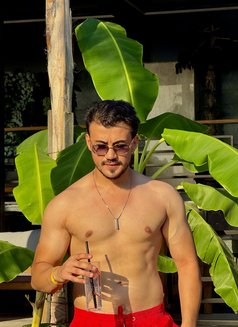 Aras - Male escort in İstanbul Photo 1 of 6