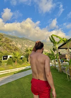 Aras - Male escort in İstanbul Photo 3 of 6