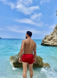 Aras - Male escort in İstanbul Photo 4 of 6