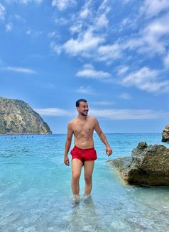 Aras - Male escort in İstanbul Photo 5 of 6