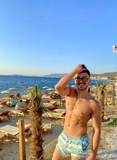 Aras - Male escort in İstanbul Photo 4 of 5
