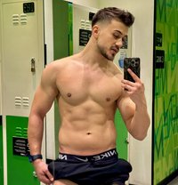 Aras - Male escort in İstanbul Photo 1 of 5