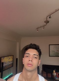 Aras - Male escort in Riyadh Photo 3 of 9