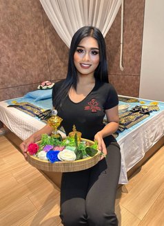 Araya - Transsexual escort in Abu Dhabi Photo 12 of 12