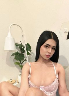 Araya - Transsexual escort in Abu Dhabi Photo 4 of 8