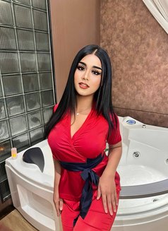 Araya - Transsexual escort in Abu Dhabi Photo 6 of 8