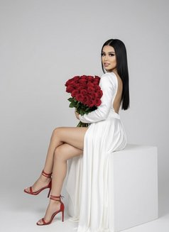 Araya - Transsexual escort in Abu Dhabi Photo 7 of 10
