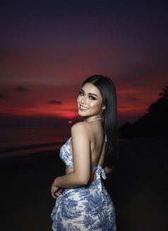 Araya - Transsexual escort in Abu Dhabi Photo 9 of 10