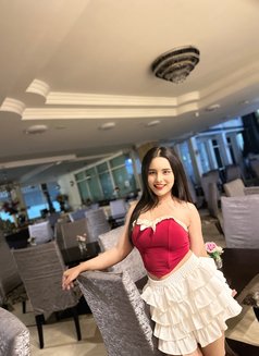 Araya - Transsexual escort in Abu Dhabi Photo 10 of 12