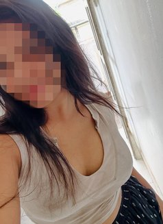 Genuine Archu Live Webcam & Sex chat - puta in Kochi Photo 3 of 4