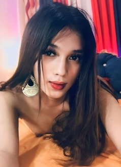 Arcy Garcia - Transsexual escort in Manila Photo 1 of 4