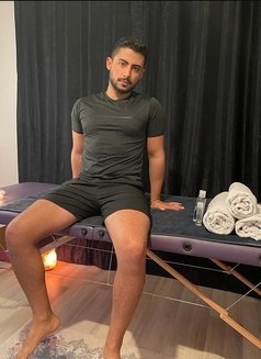 Arda - masseur in İstanbul Photo 5 of 6