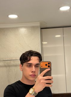 Arel - Male escort in İstanbul Photo 4 of 7