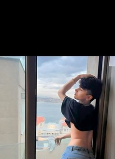 Aren - Male escort in İstanbul Photo 4 of 5