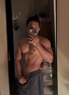 Argus Hunk - Male escort in Manila Photo 7 of 8