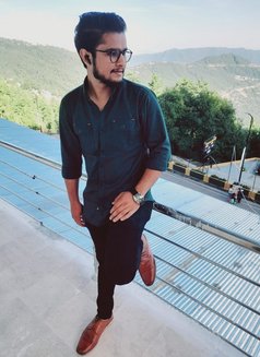 Arham Butt - Male escort in Islamabad Photo 5 of 8