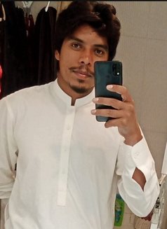 Arham - Male escort in Dubai Photo 4 of 6