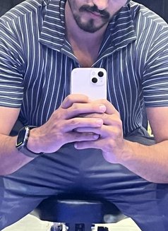 Arham - Male escort in Lahore Photo 3 of 7