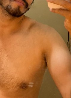 Arham - Male escort in Lahore Photo 4 of 7