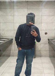 Arhan - Acompañantes masculino in Bangalore Photo 1 of 3