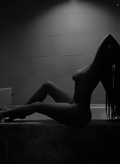 Ari - African Babe in Mnl - puta in Manila Photo 11 of 12