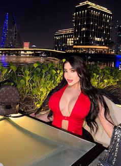 Ari - escort in Dubai Photo 7 of 12