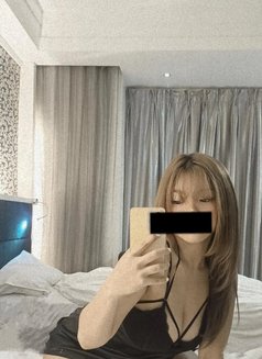 Ari - escort in Bangkok Photo 4 of 4