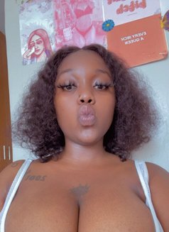 Ari - escort in Nairobi Photo 8 of 8