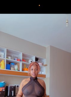 Ari - escort in Nairobi Photo 4 of 5