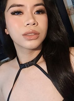 Ari Louise - Acompañantes transexual in Manila Photo 1 of 2