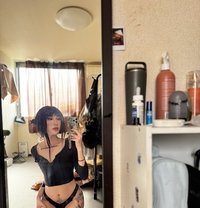 Ari - Transsexual escort in Tokyo