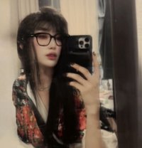 Ari - Transsexual escort in Tokyo