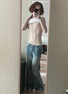 Ari - Male escort in Ho Chi Minh City Photo 3 of 5
