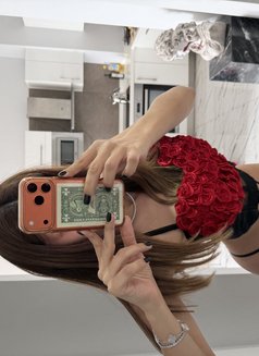 Aria - puta in İstanbul Photo 6 of 6