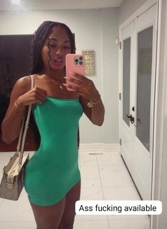 Aria - escort in Muscat Photo 2 of 3