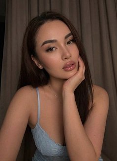 Aria - escort in Dubai Photo 3 of 10