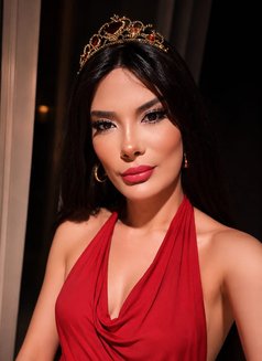 Aria Queen - Transsexual escort in İstanbul Photo 2 of 12
